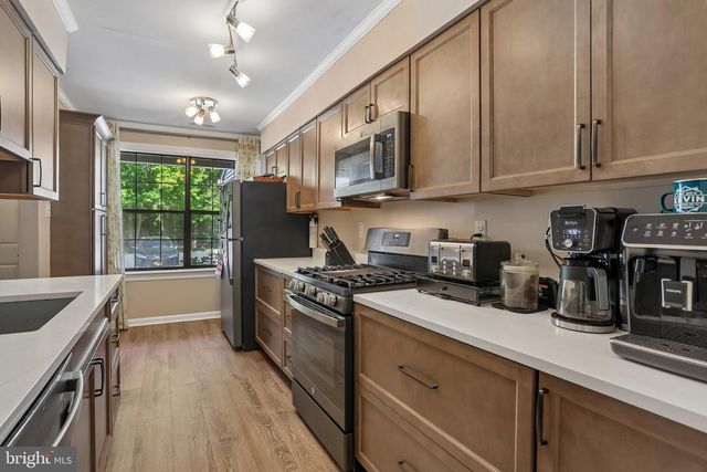2 CRESTWICK CT, Medford, NJ 08055