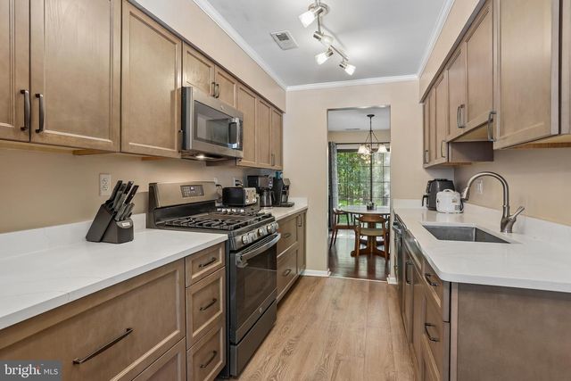 2 CRESTWICK CT, Medford, NJ 08055