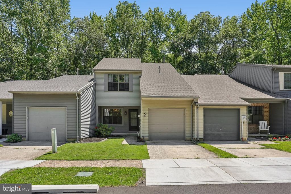 2 CRESTWICK CT, Medford, NJ 08055