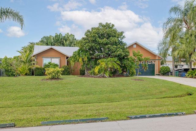 2951 SE Bella Road, Port St Lucie, FL 34984