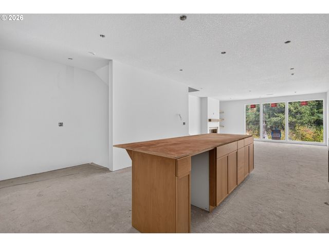 18205 Ne Garden Dr, Vancouver, WA 98682