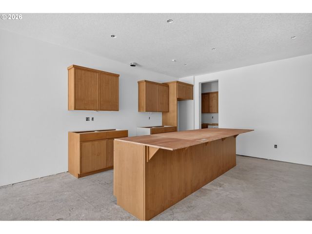 18205 Ne Garden Dr, Vancouver, WA 98682