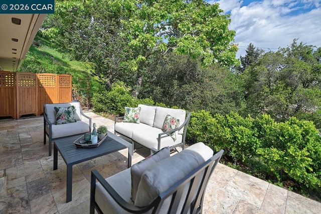 2181 Ptarmigan Dr 2, Walnut Creek, CA 94595