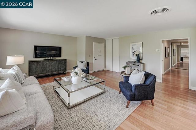 2181 Ptarmigan Dr 2, Walnut Creek, CA 94595