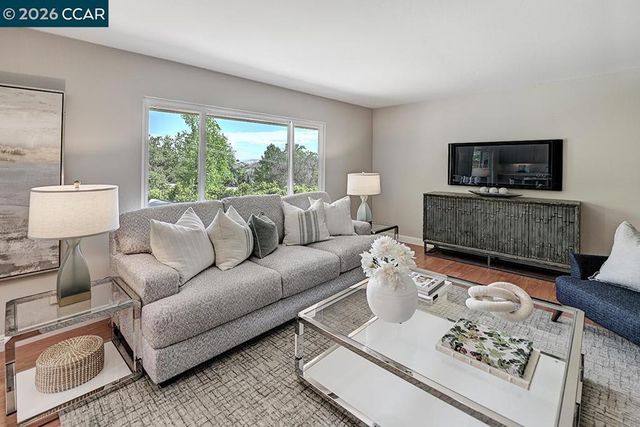 2181 Ptarmigan Dr 2, Walnut Creek, CA 94595