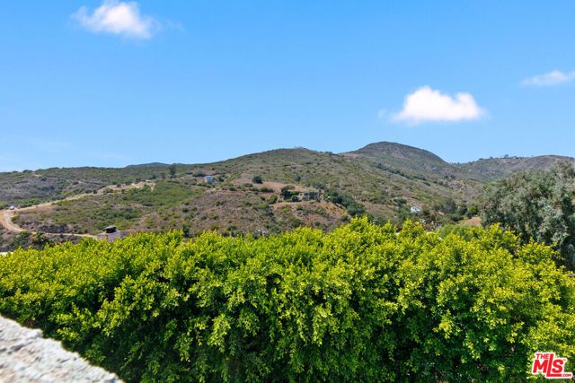 2919 Valmere Drive, Malibu, CA 90265