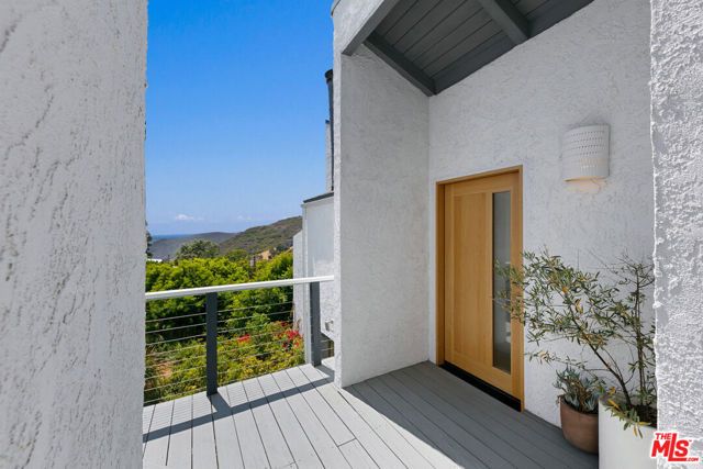 2919 Valmere Drive, Malibu, CA 90265