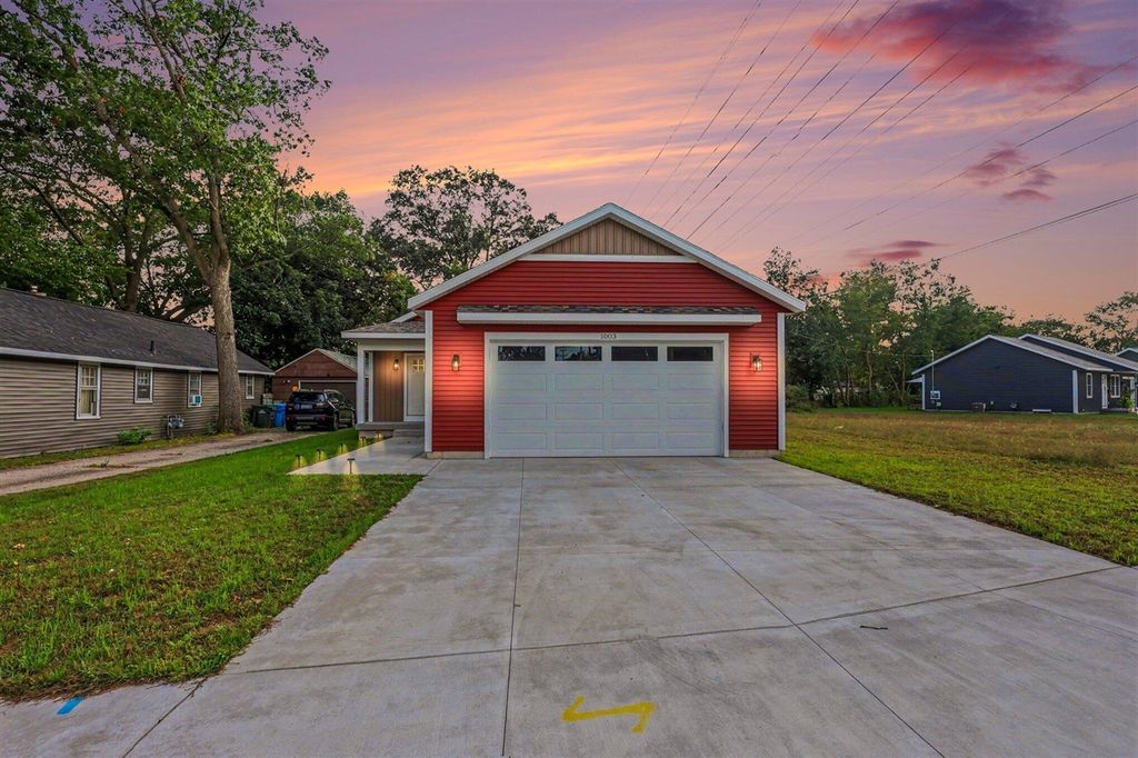1003 Ducey Avenue, Muskegon, MI 49442