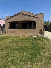 723 104th Place, Los Angeles, CA 90044