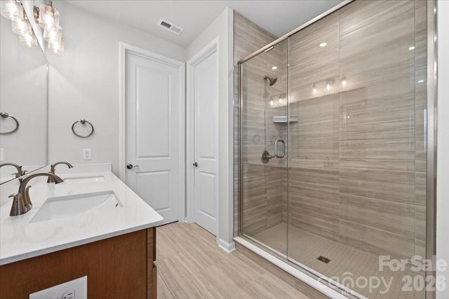 8426 Discovery Lane, Charlotte, NC 28216