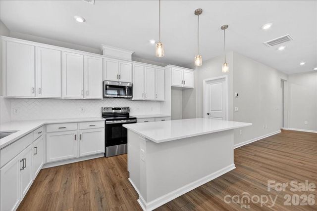 8426 Discovery Lane, Charlotte, NC 28216