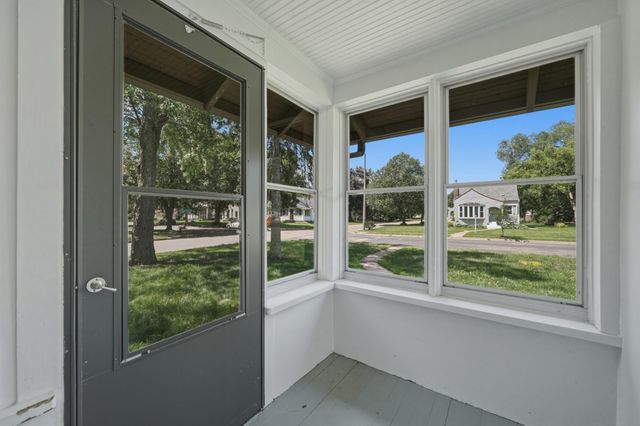 4100 Vera Cruz Avenue N, Robbinsdale, MN 55422