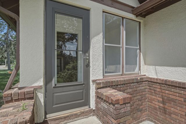 4100 Vera Cruz Avenue N, Robbinsdale, MN 55422
