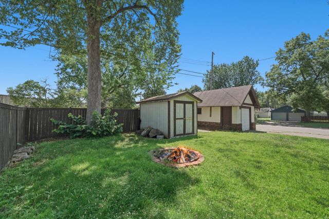 4100 Vera Cruz Avenue N, Robbinsdale, MN 55422
