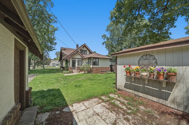 4100 Vera Cruz Avenue N, Robbinsdale, MN 55422