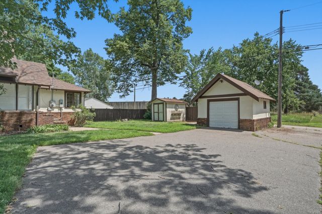 4100 Vera Cruz Avenue N, Robbinsdale, MN 55422