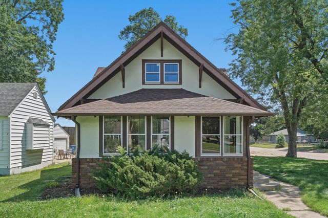 4100 Vera Cruz Avenue N, Robbinsdale, MN 55422