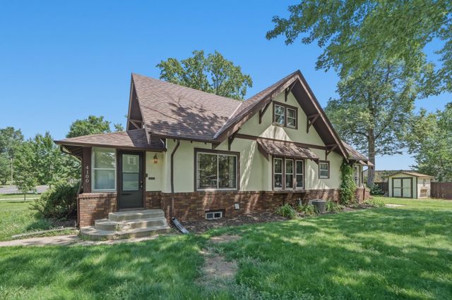 4100 Vera Cruz Avenue N, Robbinsdale, MN 55422