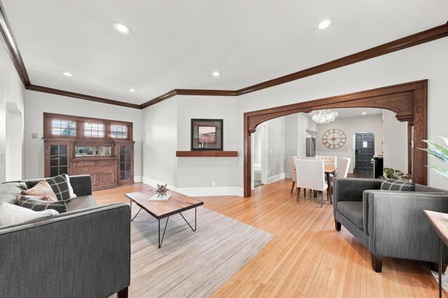 4100 Vera Cruz Avenue N, Robbinsdale, MN 55422
