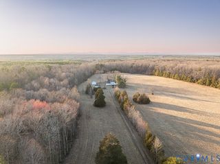 25805 N James Madison Hwy, New Canton, VA 23123