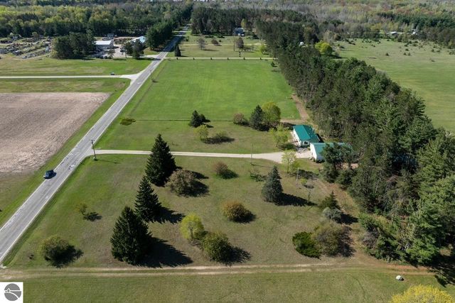 2659 N Johnson Road, Weidman, MI 48893