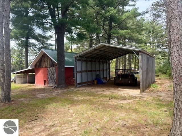 2659 N Johnson Road, Weidman, MI 48893