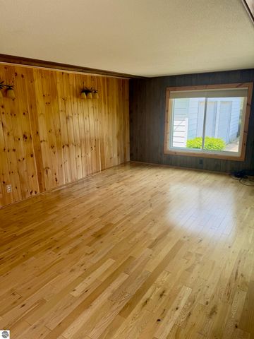 2659 N Johnson Road, Weidman, MI 48893