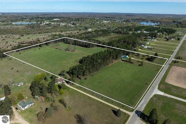 2659 N Johnson Road, Weidman, MI 48893