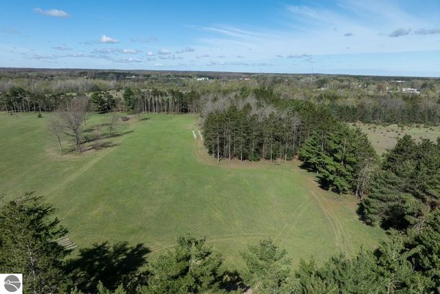 2659 N Johnson Road, Weidman, MI 48893