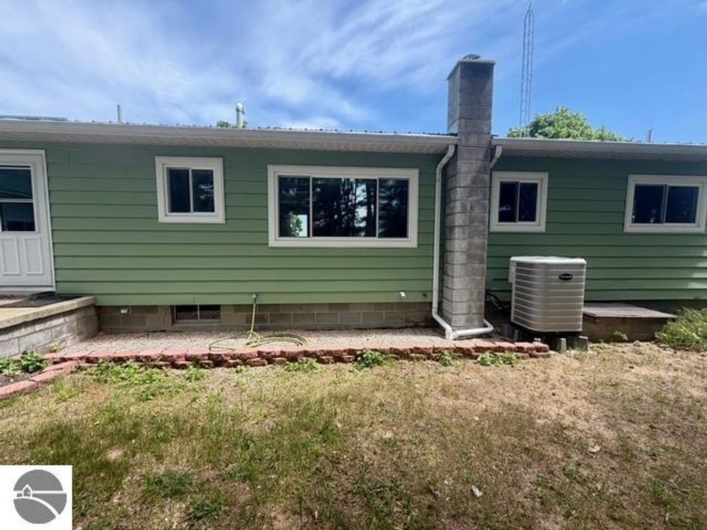 Image 14 of property listing at 2659 N Johnson Road, Weidman, MI 48893