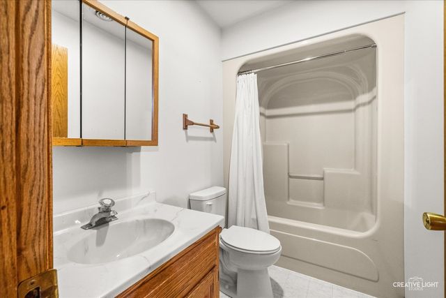 1006 Nancy Road, Lake Holiday, IL 60548