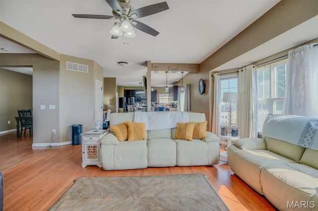 2708 Ambridge Drive, Belleville, IL 62221