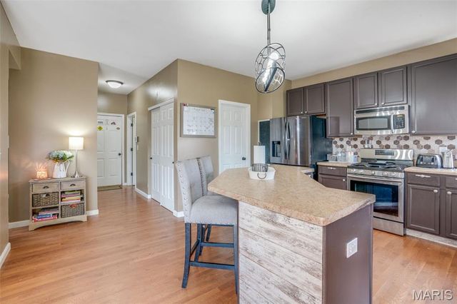 2708 Ambridge Drive, Belleville, IL 62221