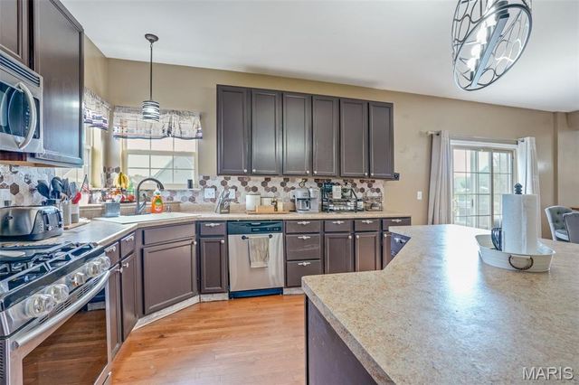 2708 Ambridge Drive, Belleville, IL 62221