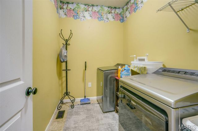 2708 Ambridge Drive, Belleville, IL 62221