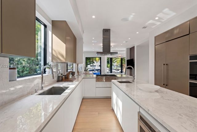 4442 Prairie Ave, Miami Beach, FL 33140