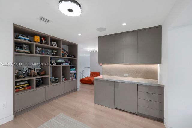 4442 Prairie Ave, Miami Beach, FL 33140