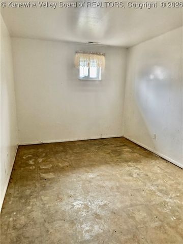 4902 Raven Drive, Charleston, WV 25306