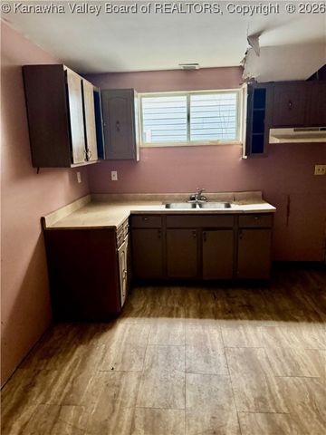 4902 Raven Drive, Charleston, WV 25306