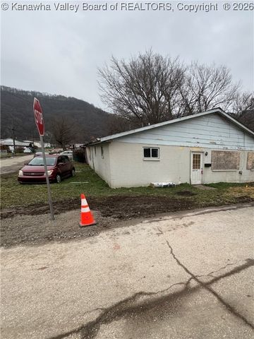 4902 Raven Drive, Charleston, WV 25306