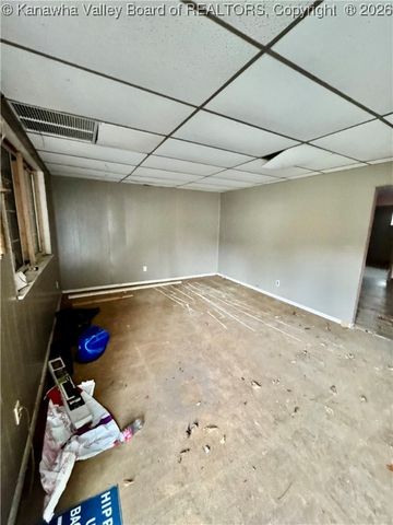 4902 Raven Drive, Charleston, WV 25306