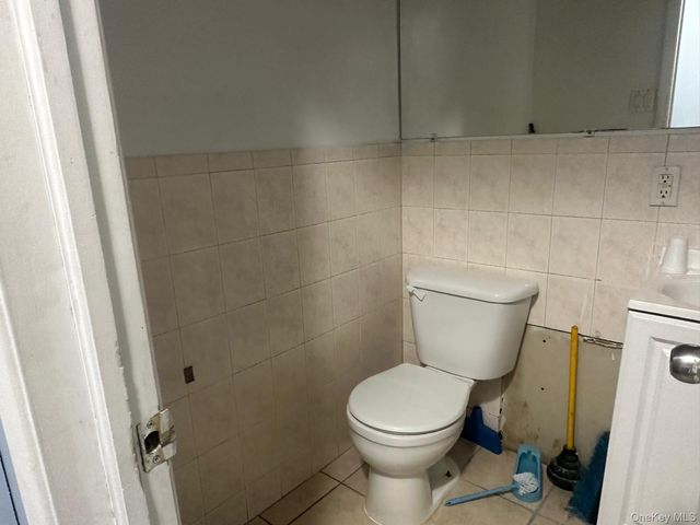 9718 Roosevelt Avenue, Corona, NY 11368