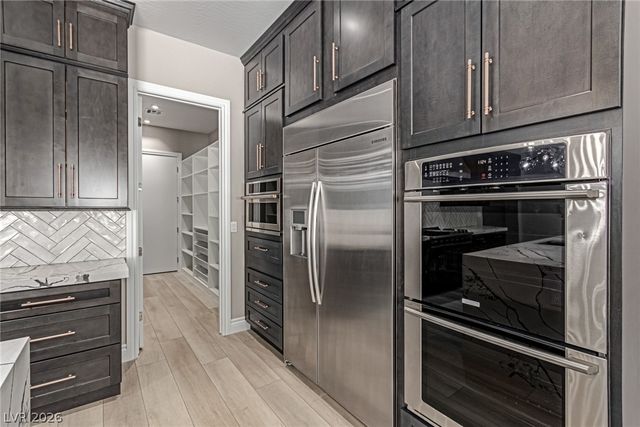 2669 Pioneer Estates Court, Las Vegas, NV 89117