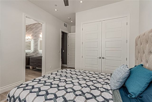 2669 Pioneer Estates Court, Las Vegas, NV 89117