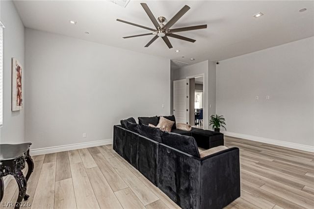 2669 Pioneer Estates Court, Las Vegas, NV 89117