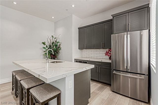 2669 Pioneer Estates Court, Las Vegas, NV 89117