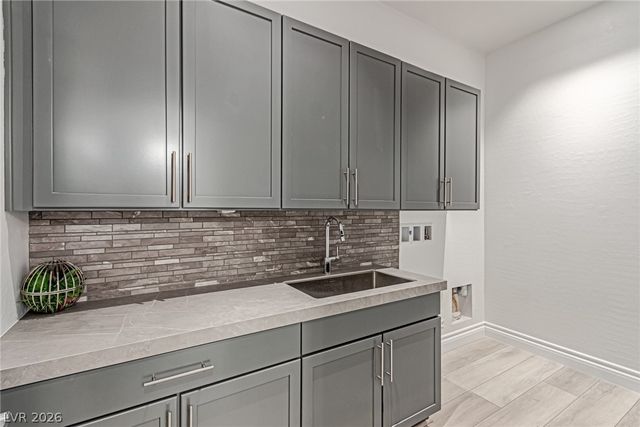 2669 Pioneer Estates Court, Las Vegas, NV 89117