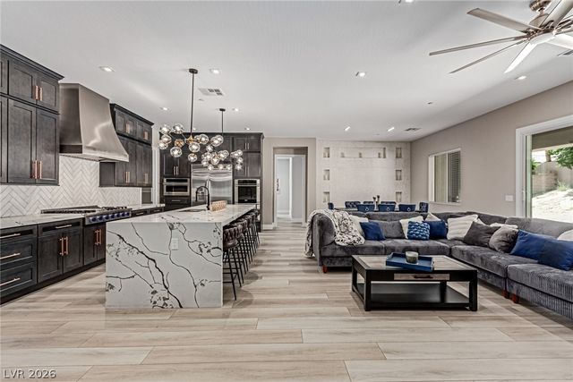 2669 Pioneer Estates Court, Las Vegas, NV 89117