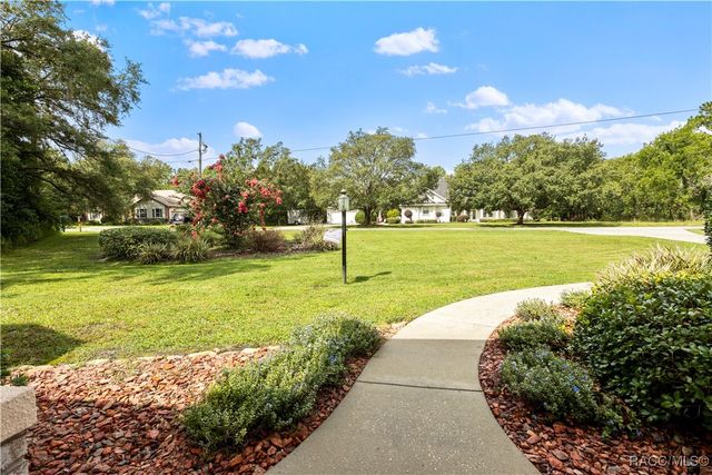 5799 N Oakmont Drive, Beverly Hills, FL 34465