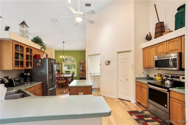 5799 N Oakmont Drive, Beverly Hills, FL 34465